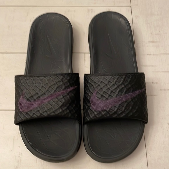 Nike Other - Mens Nike benassi slides size 11